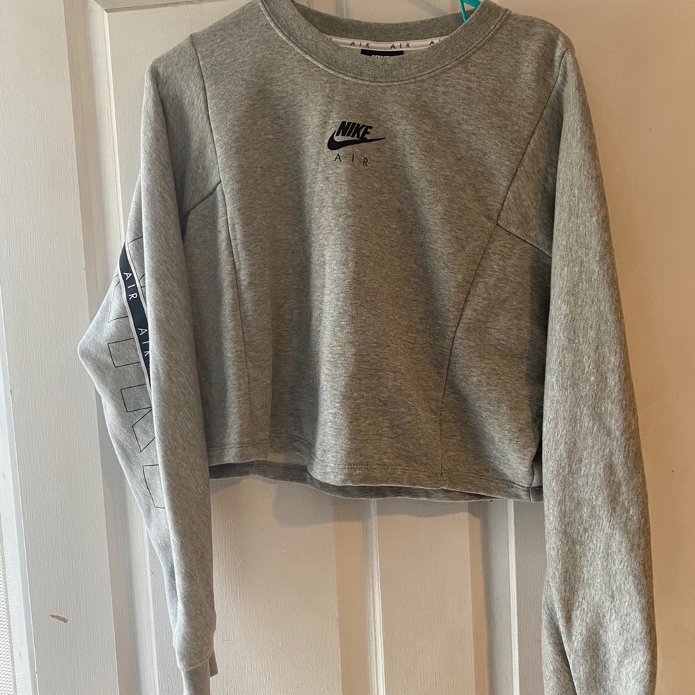 Nike crop loose fit